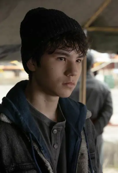 Logan Kim als Hershel in Dead City.