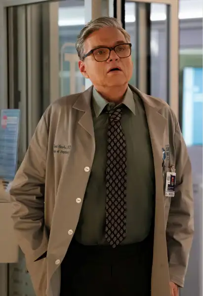 Oliver Platt als Dr. Charles in 
