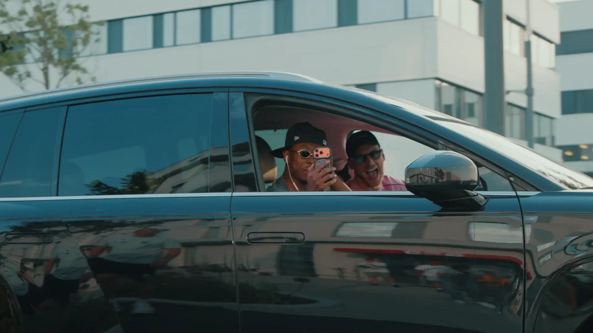 David Alaba und Marco Arnautovic im Auto.