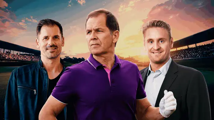 Michael Berger, Florian Bauer und Andreas Trippolt vor einem Golfstadion bei Sonnenuntergang, in sportlicher und formeller Kleidung.
