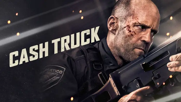 Filmplakat „Cash Truck“ mit Person in Schutzkleidung und Gewehr, Titel links auf dunklem Hintergrund mit Funken.