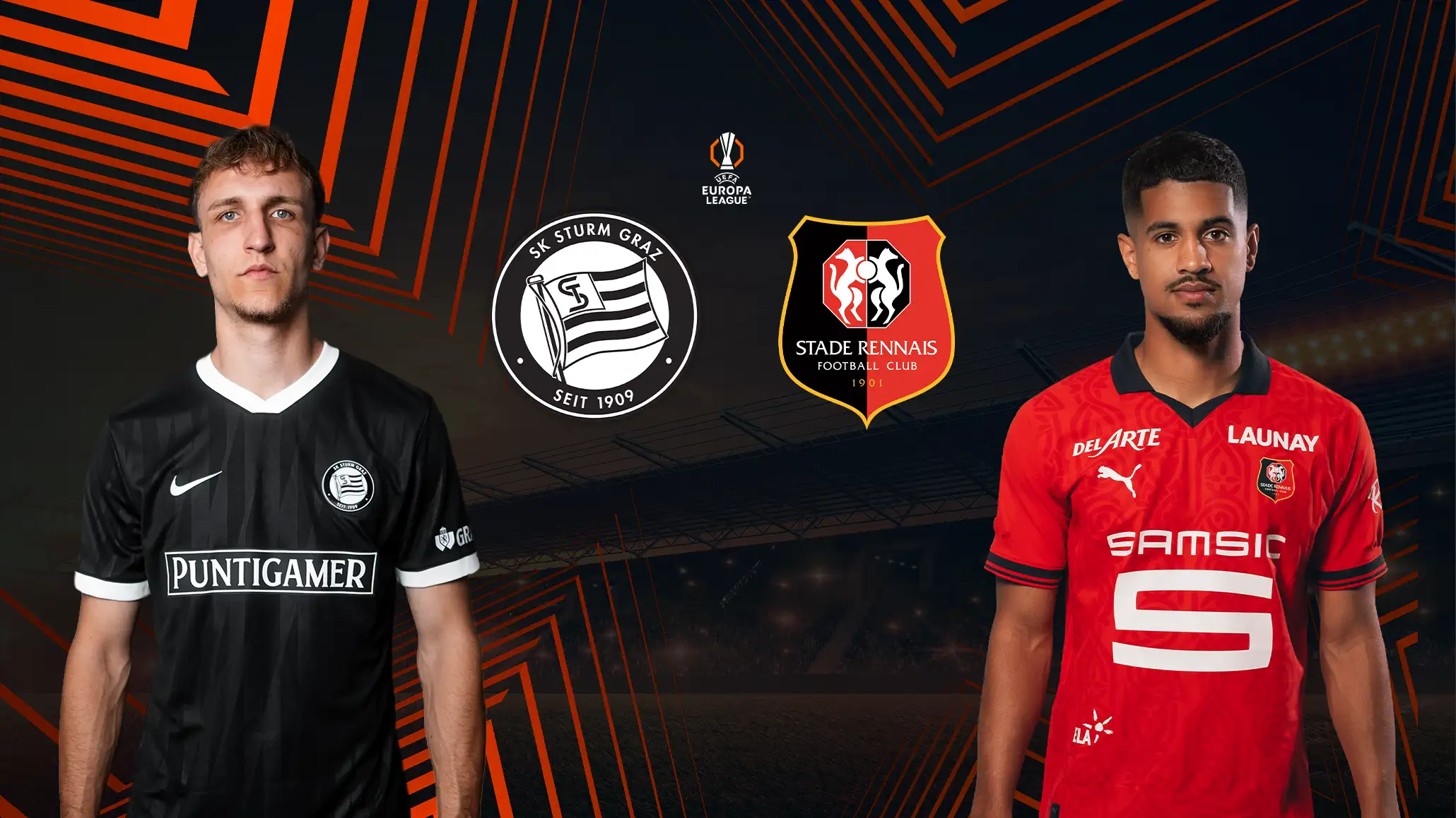 UEFA-Europa-League-Grafik mit den Vereinslogos von Sturm Graz und Stade Rennais sowie je einer Person im jeweiligen Heimtrikot vor dunklem Hintergrund mit orangefarbenen Designelementen.