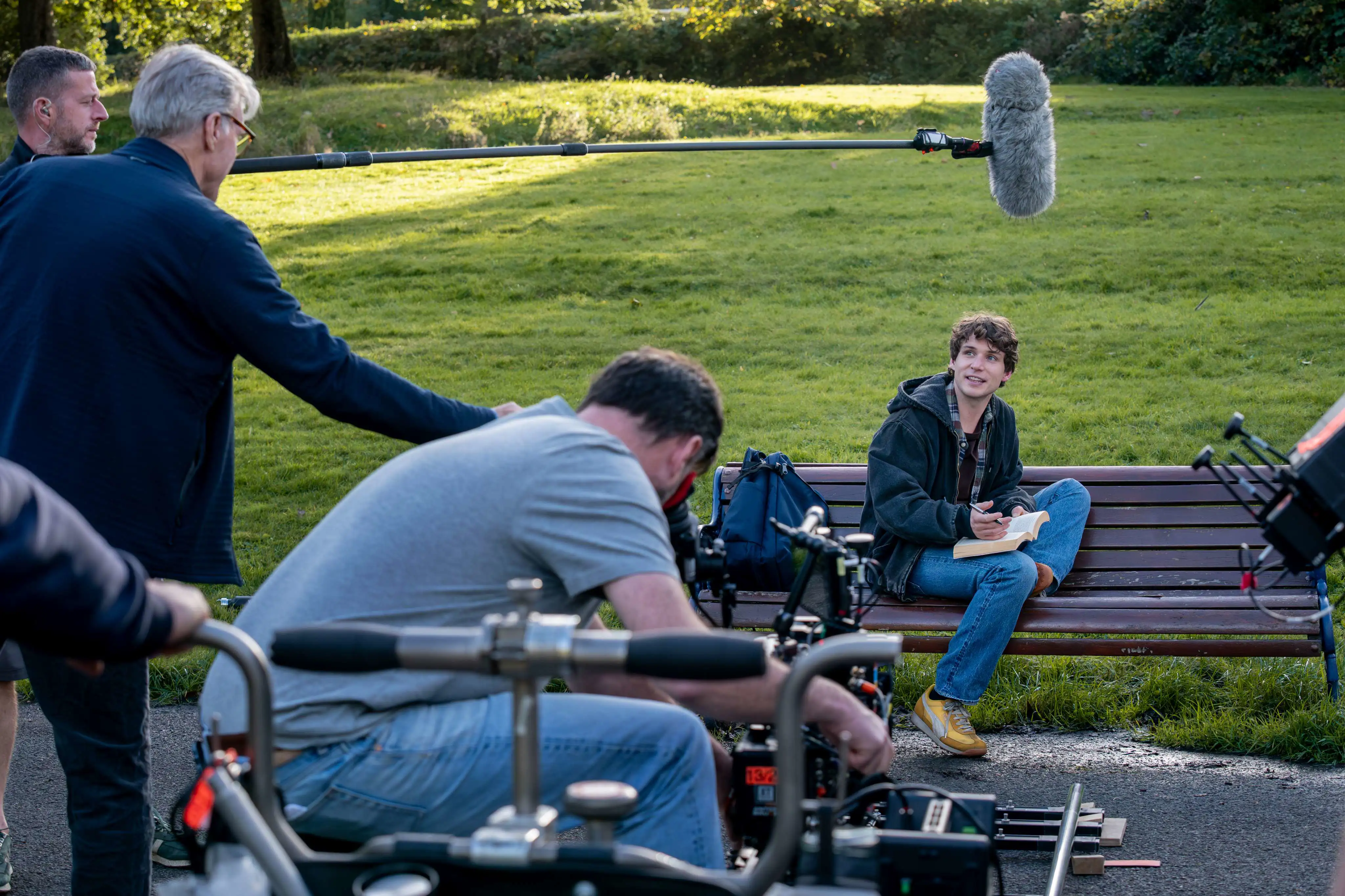 BTS Foto Talamasca:  Eine Szene wird im Park gedreht.
